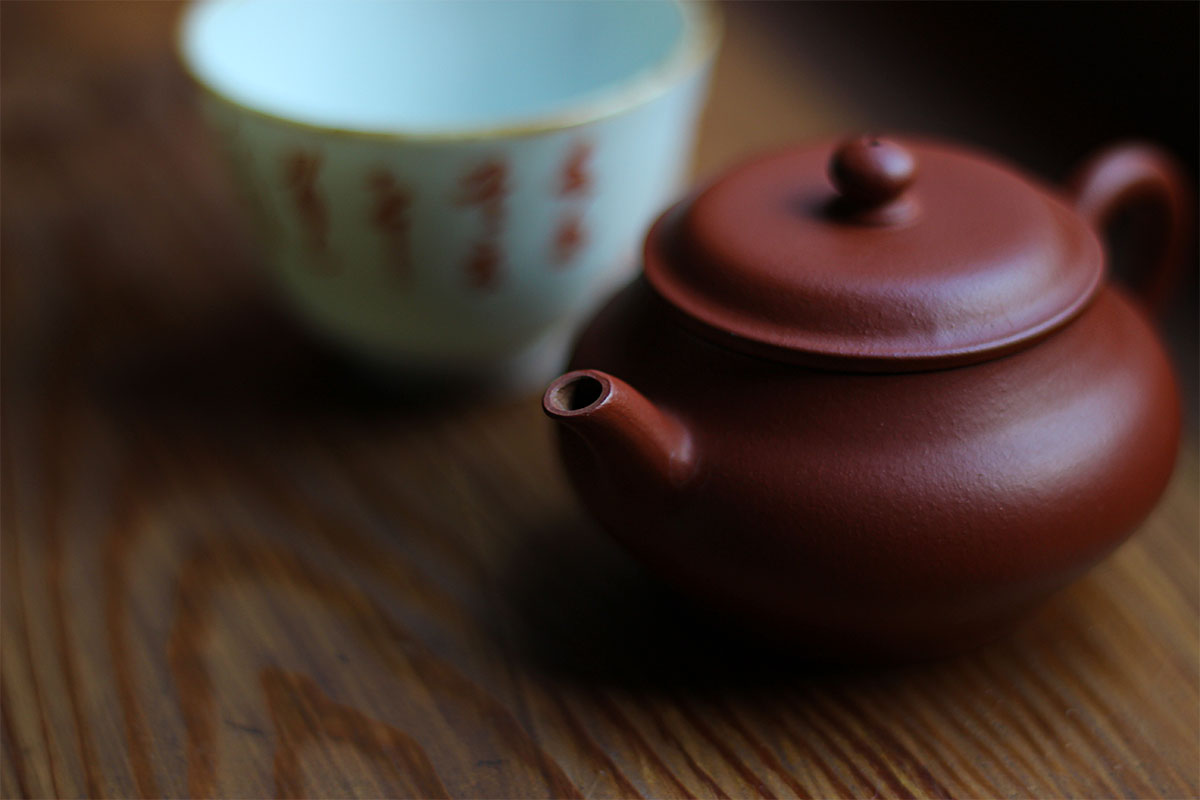 https://tea-adventures.net/wp-content/uploads/2022/03/How-to-Clean-an-Yixing-Teapot-Tea-Adventures.jpg?ezimgfmt=ng%3Awebp%2Fngcb10%2Frs%3Adevice%2Frscb10-2